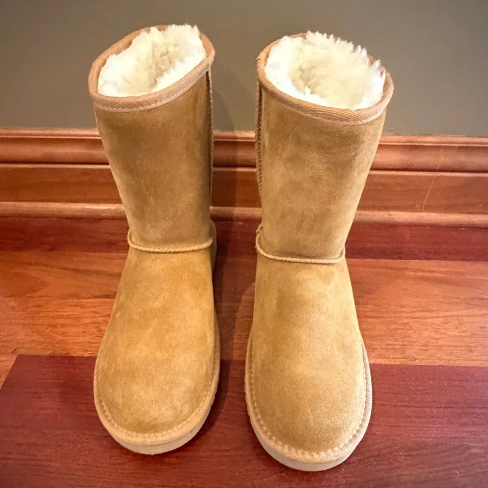 Koolaburra by UGG Chestnut Short Fall Boots, Winter Cozy Shearling, Size 10